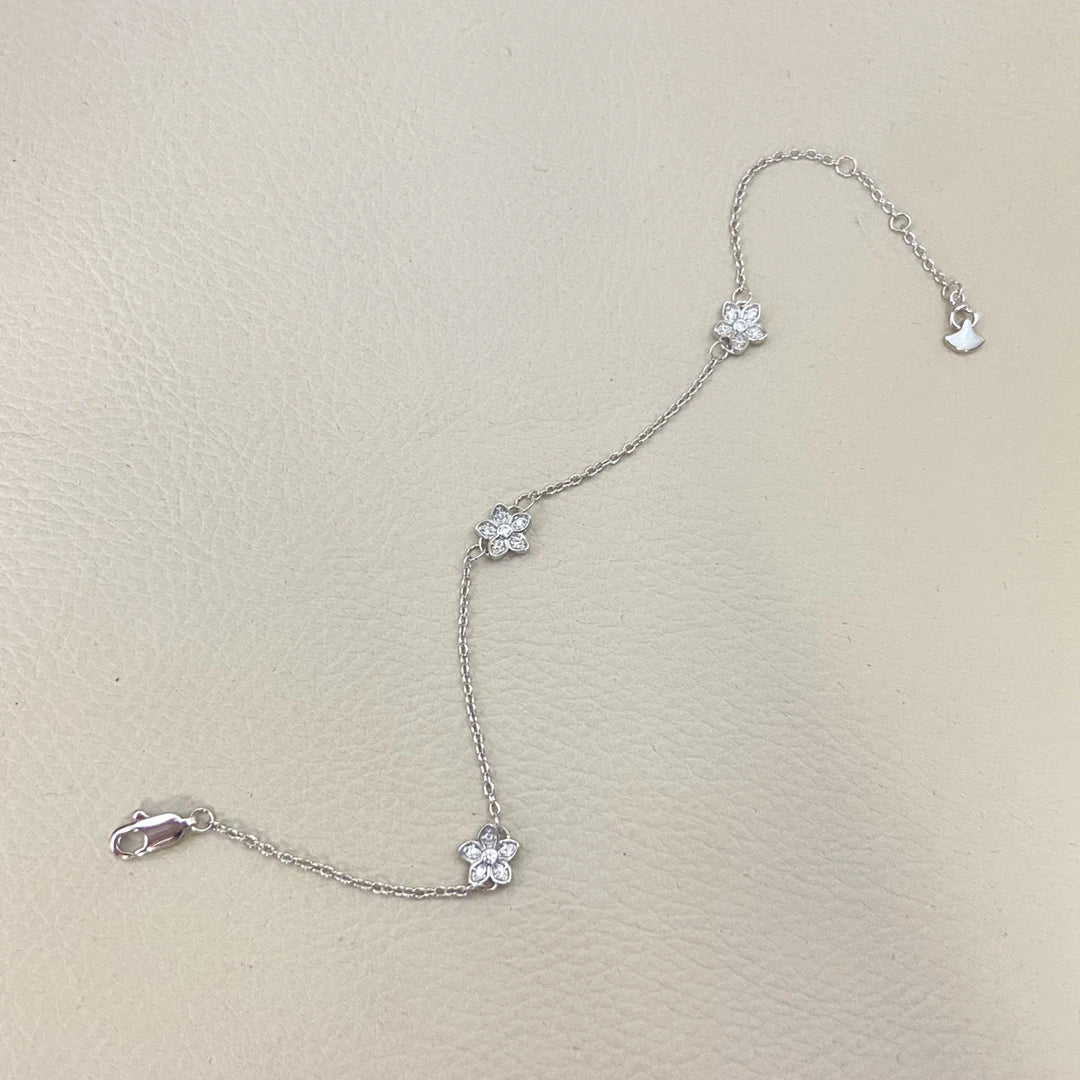 The 925 silver women's jewelry collection includes classic butterfly earrings, butterfly bracelets, and butterfly necklaces.